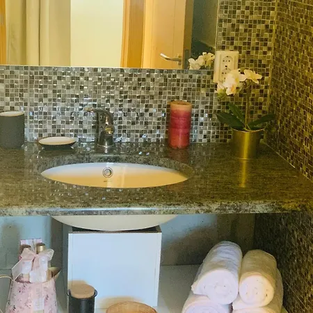 Oliveira's Little House בית נופש