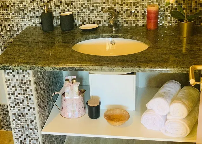 Oliveira's Little House Caminha