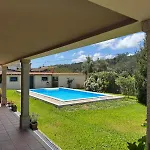 Ferienhaus Oliveira's Little House *