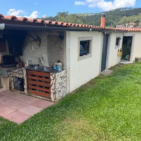 Oliveira's Little House Vakantiehuis Caminha