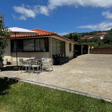 Ferienhaus Oliveira's Little House Caminha