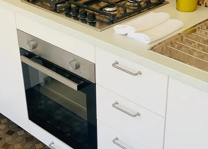 Oliveira's Little House *